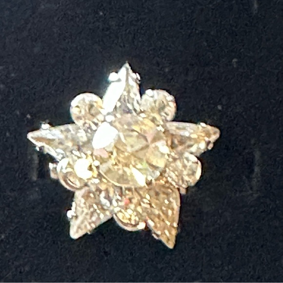 Vintage star brooch - Picture 12 of 16
